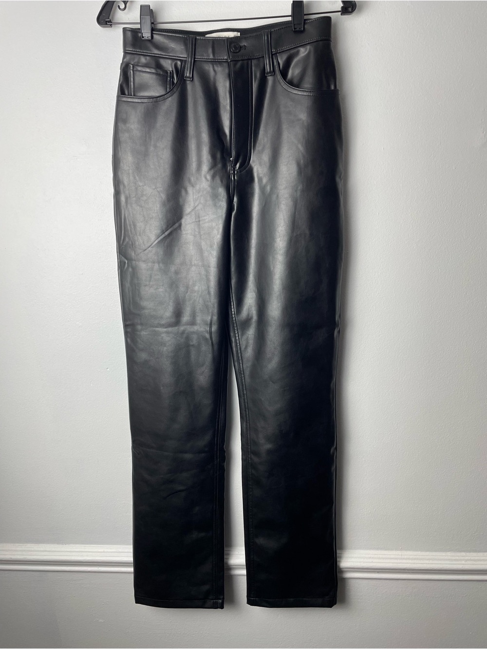 Abercrombie & Fitch The 90s Straight Ultra High Rise Faux Leather Pant Size 27